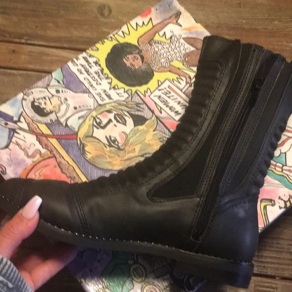 Black Moto Boots. Zip up! - Picture 4 of 6